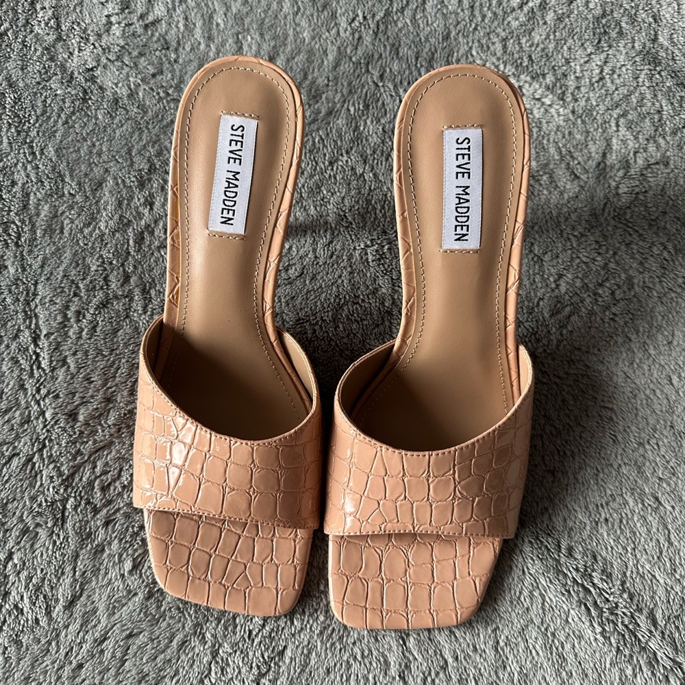 Steve Madden Tan Textured Mule Heels